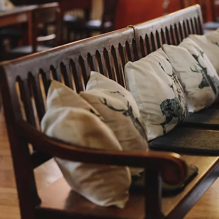 ホテル Gasthof Zum Hirsch