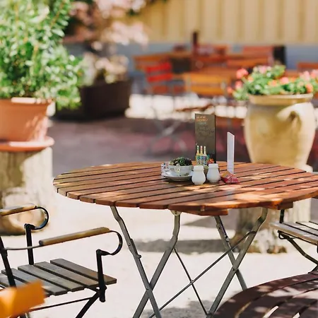 Gasthof Zum Hirsch ホテル Drehna